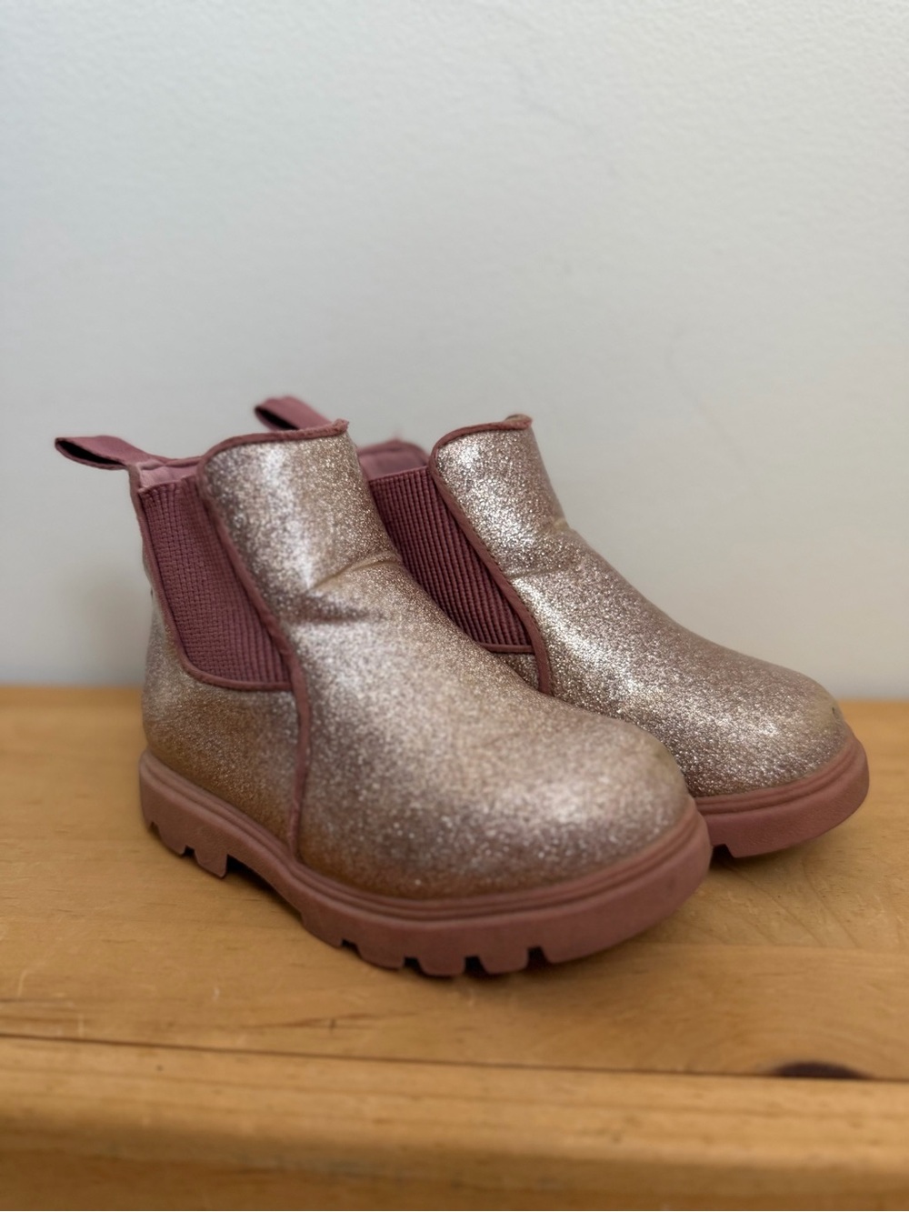 Native Kids Glitter Chelsea Boots in Rose Pink (Size 8)